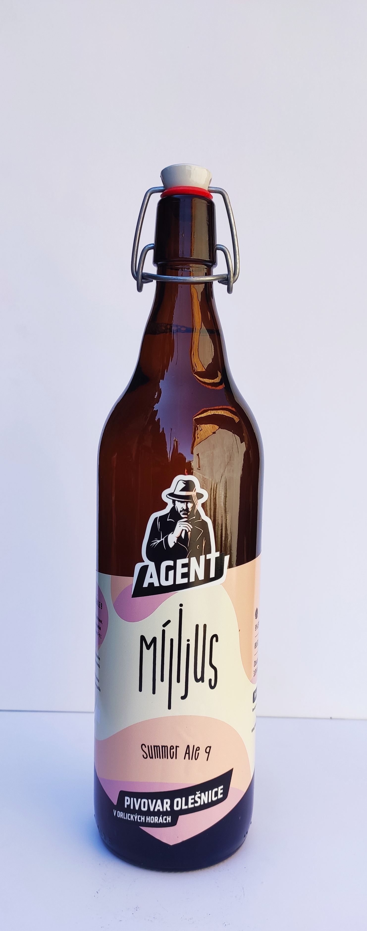 Agent Summer Mílijus 9°